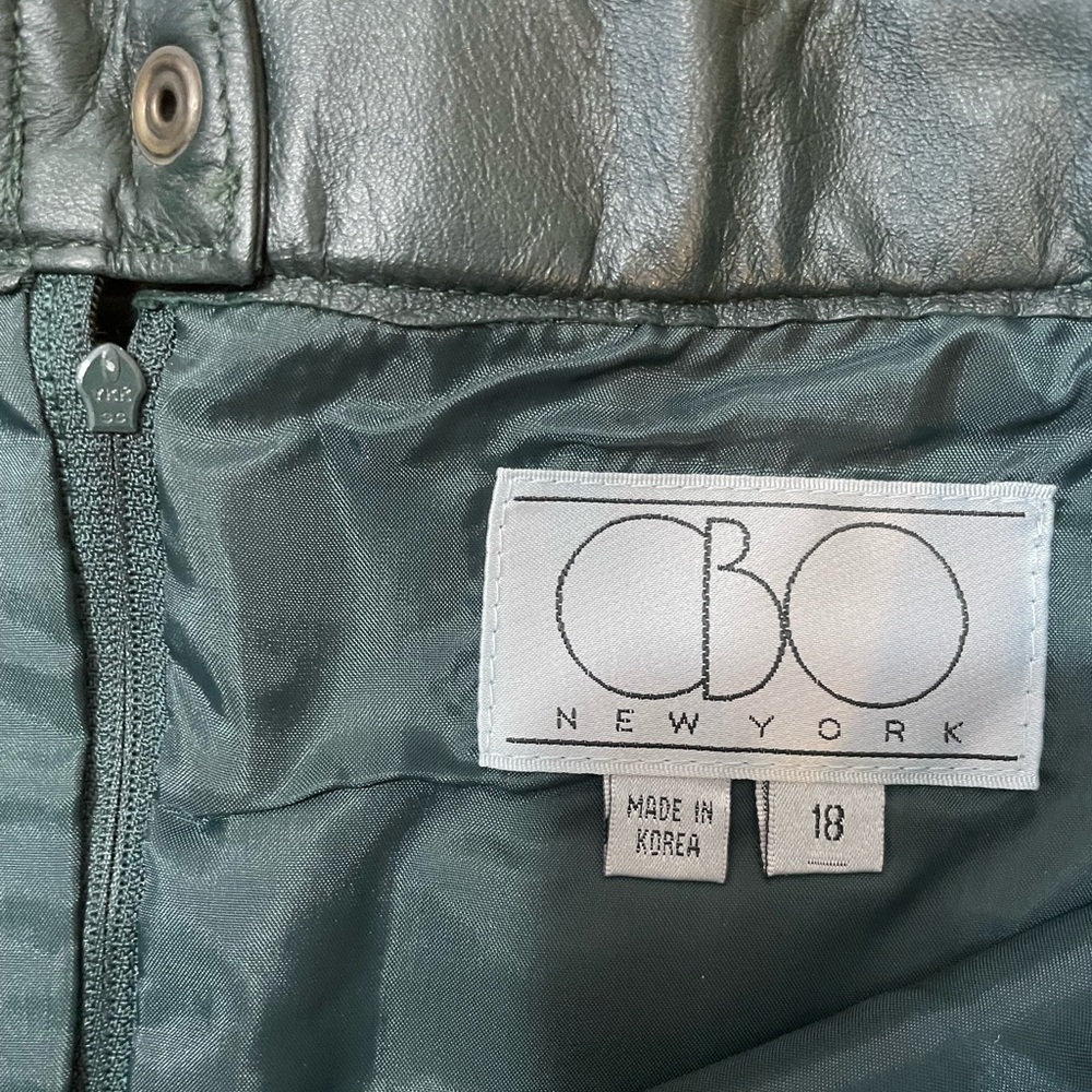 Vintage Green Leather Skirt - Picture 6 of 13